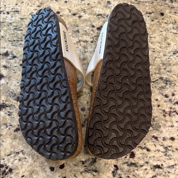 Birkenstocl Metallic Thong Sandals with Rose Gold Buckles - Picture 2 of 5